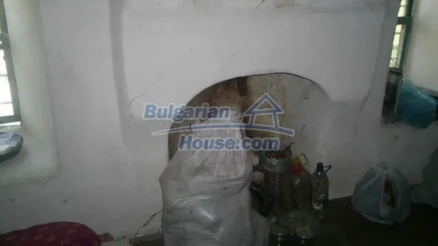 Spacious Rural House with Stunning Mountain Views - Image 2