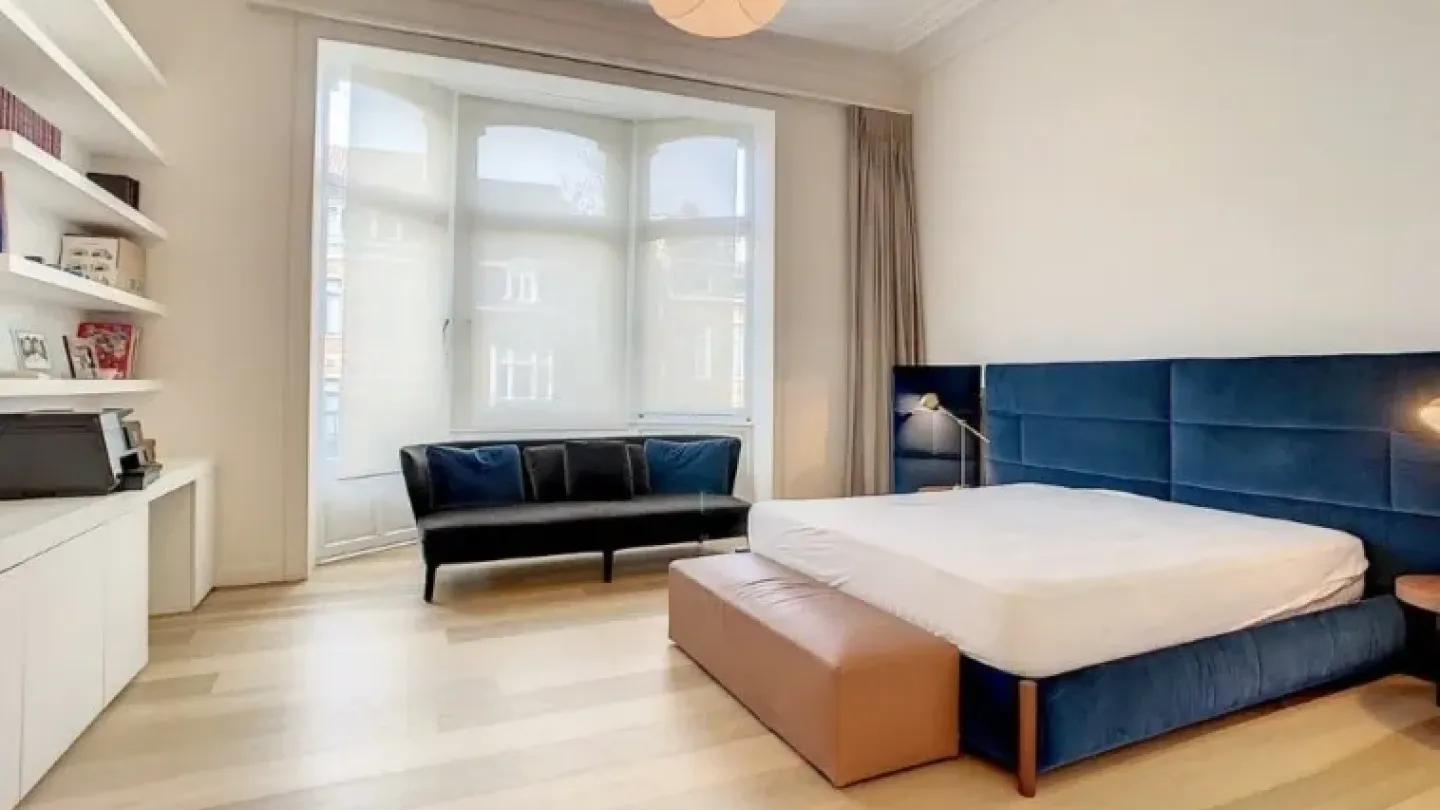 Exceptional Mansion with Royal Gardens – 5 Bedrooms – Brussels - Image 2