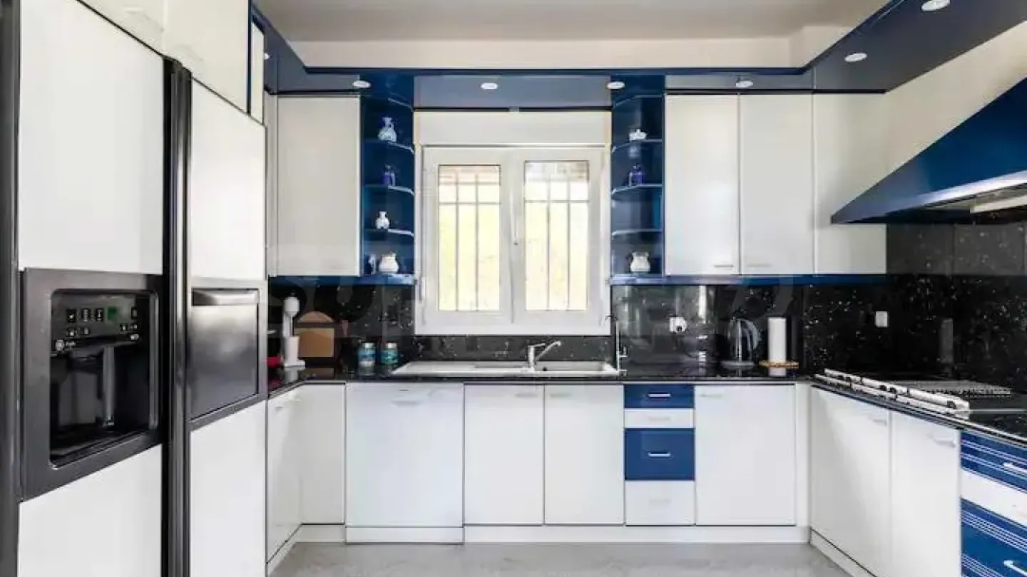 Luxury Coastal Estate Near Thessaloniki – 5 Bedrooms, Fully Furnished - Image 3