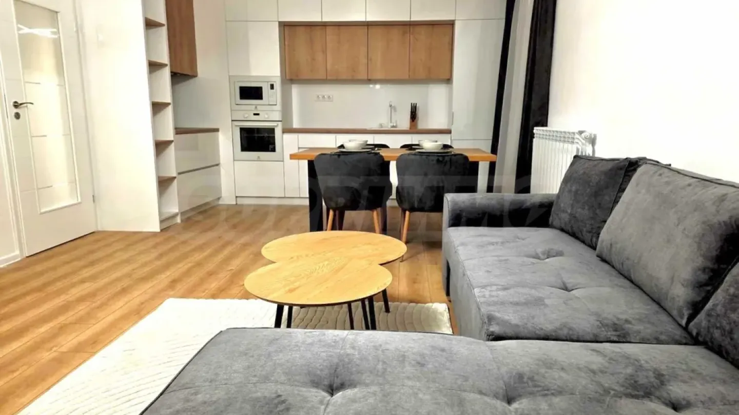 Stylish 3-Bedroom Apartment Near The Mall, Fully Furnished for Rent - Image 1