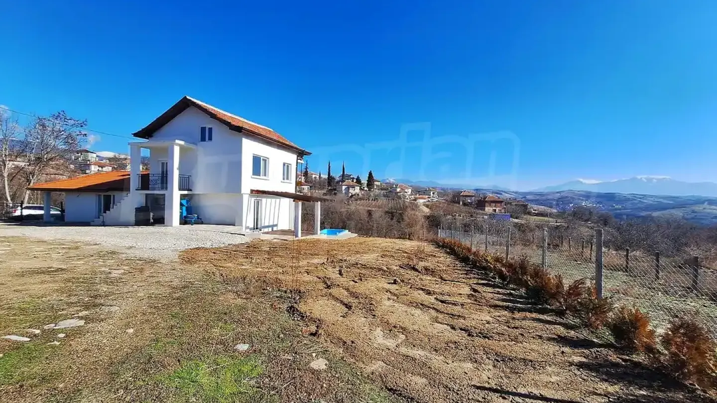 Charming Fully Furnished House Near Melnik with Stunning Views - Image 4