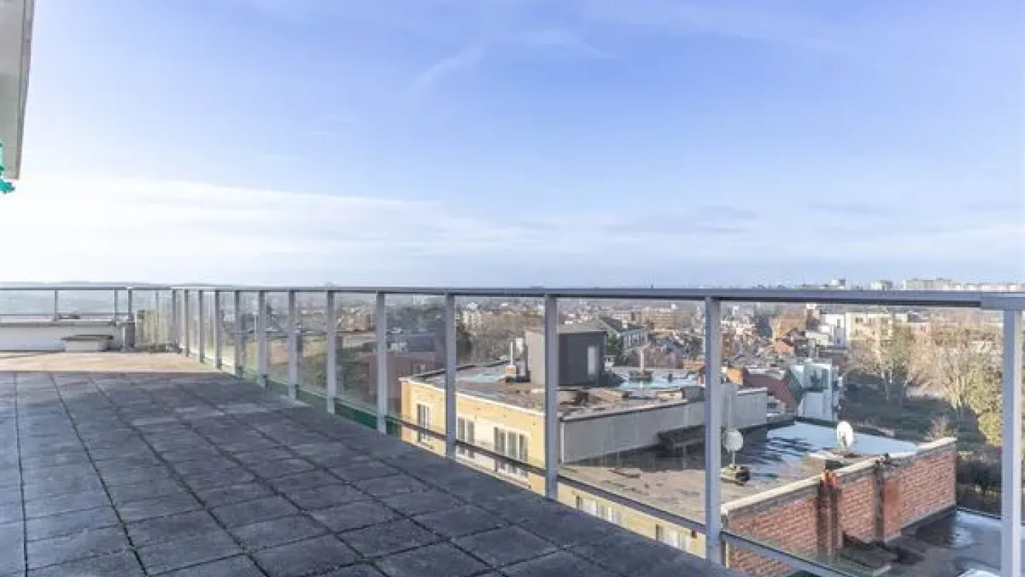 Corner Messidor Penthouse: XXL Terrace, Breathtaking Views & Modern Living - Image 5