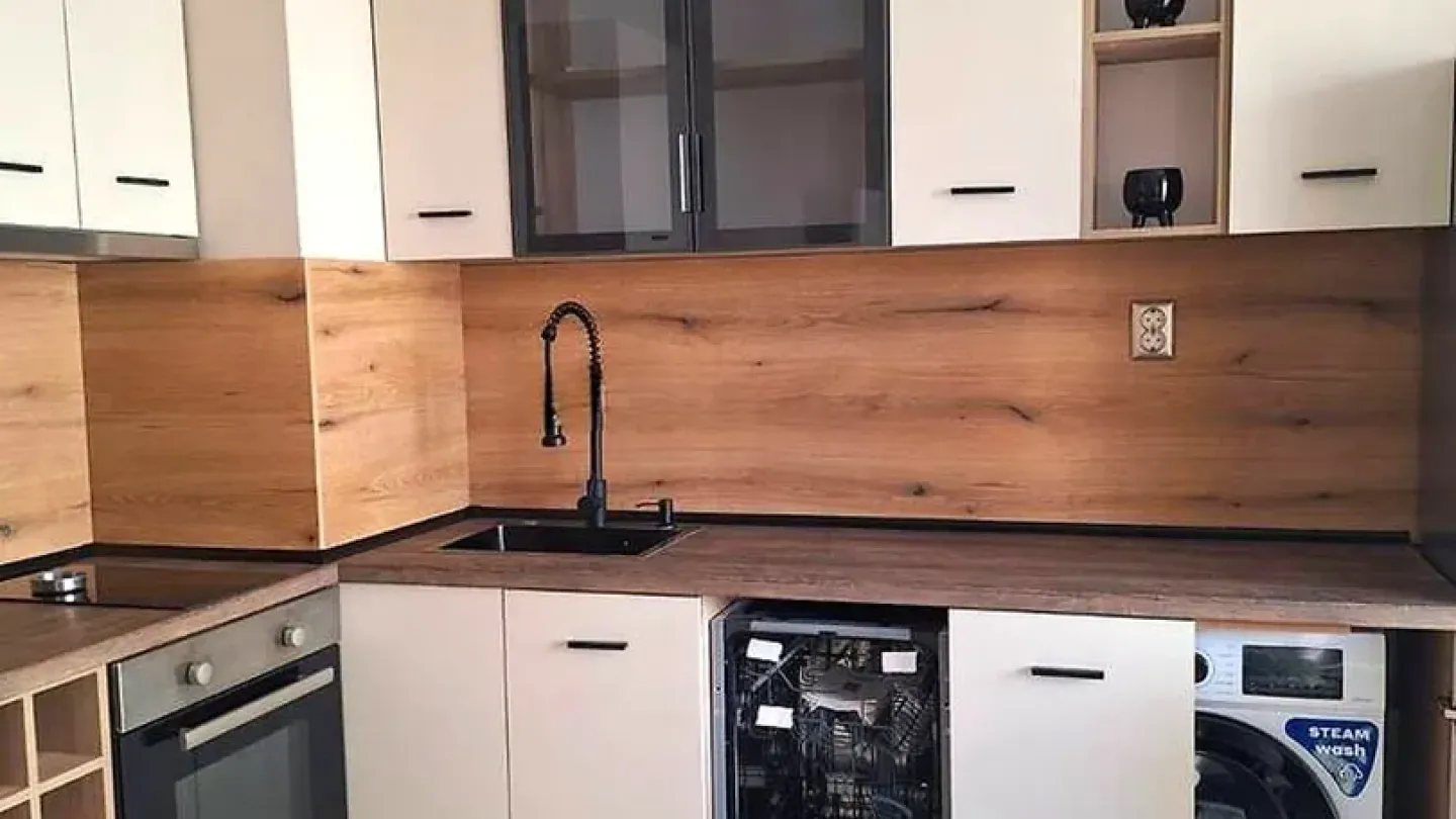 Stylish Fully Furnished One-Bedroom Apartment in Stara Zagora – 80m2 - Image 1