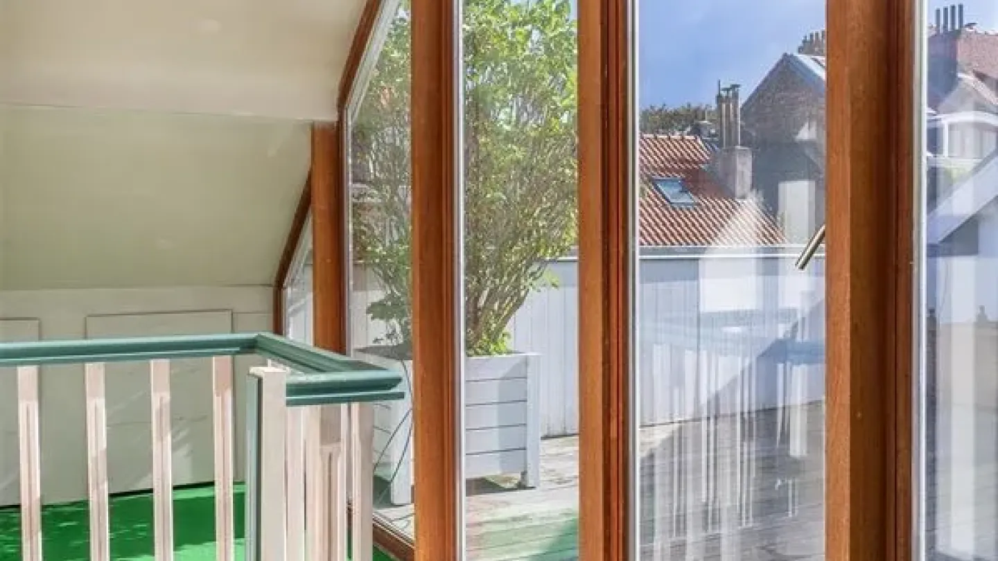 Elegant 1923 Mansion Behind Town Hall with Stunning Terrace - Image 1