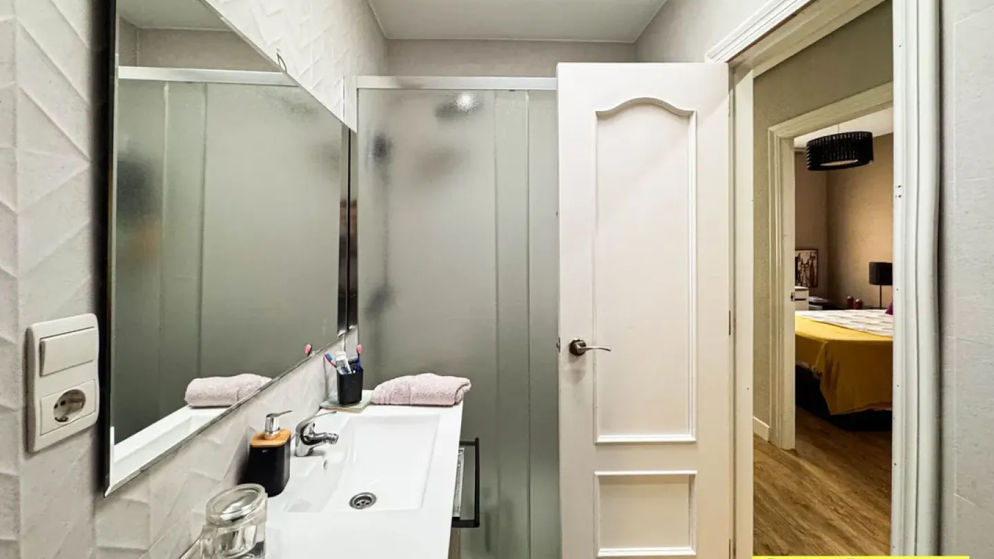 Spacious Triplex in Aguadulce with Pool & Stunning Sea Views - Image 4