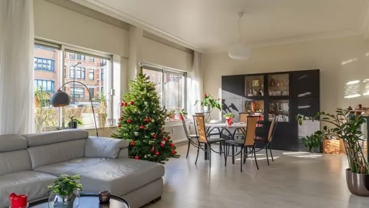 Spacious Ground Floor Apartment in Ukkel – Near Parc du Wolvendael - Image 1