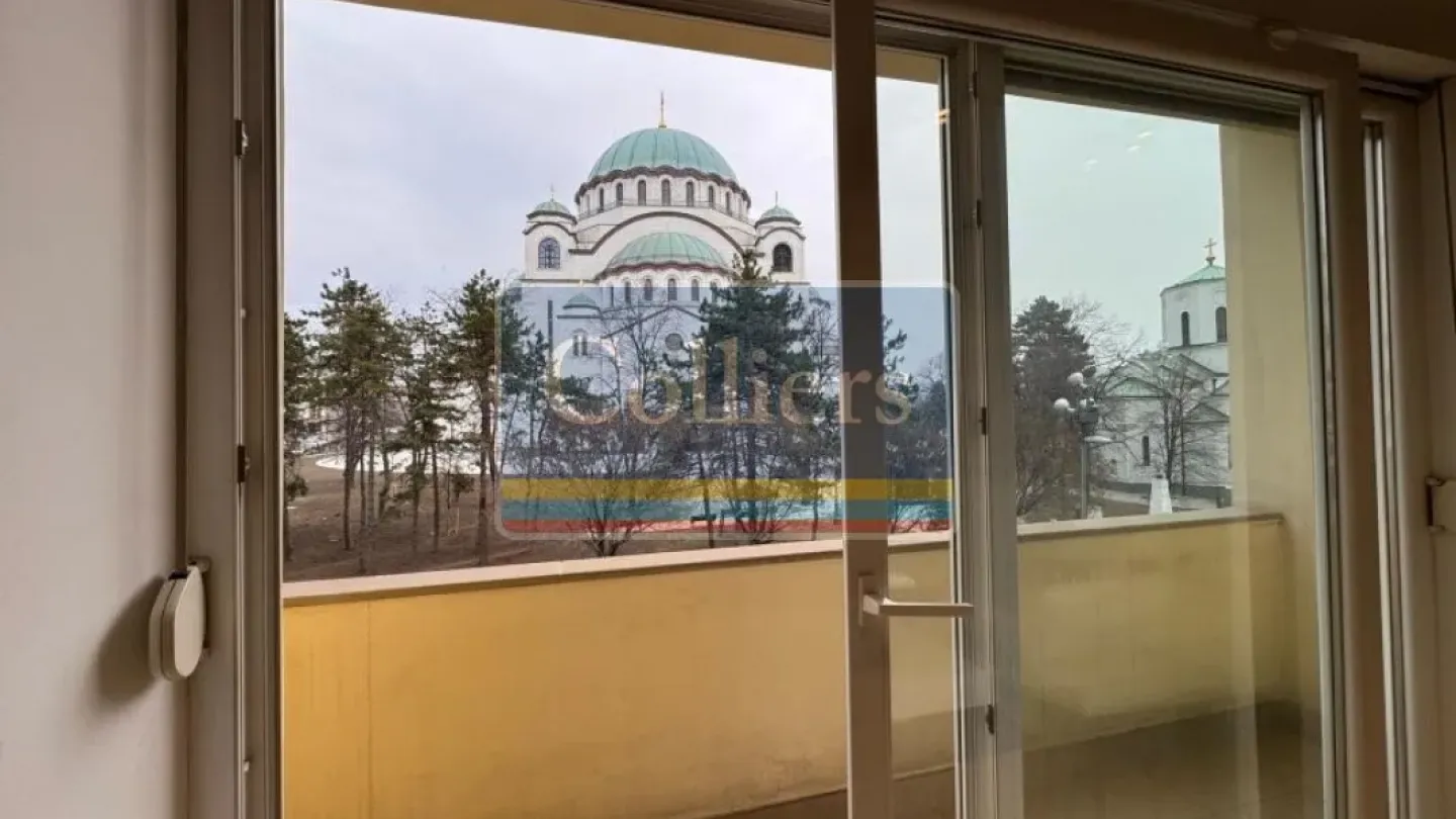 Spacious Apartment with Stunning Views Near Church in Vracar - Image 4