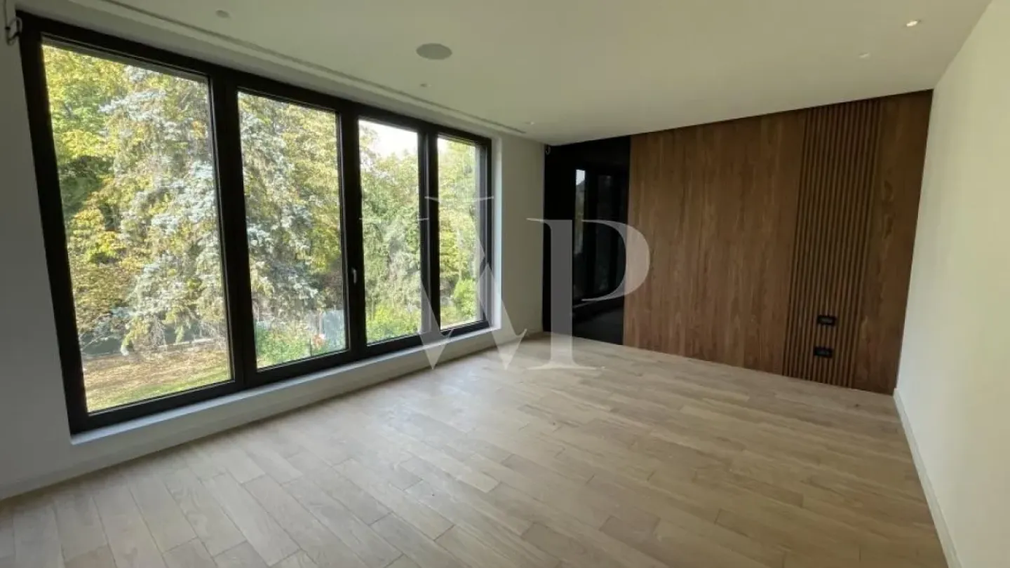 Spacious 5-Bedroom House with Amenities in Belgrade's Best Location - Image 3