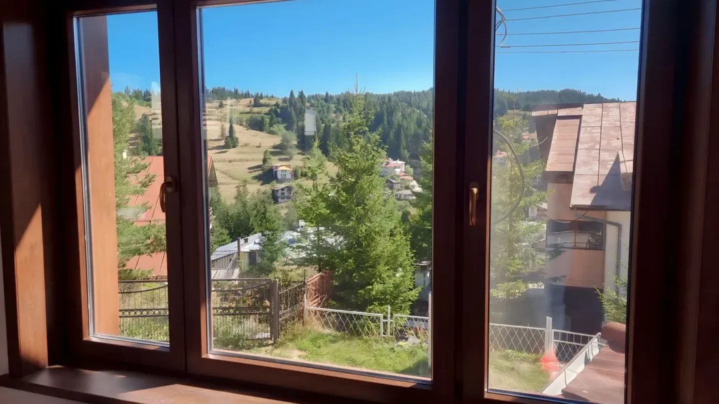 Spectacular Mount Snezhanka View Estate: Luxurious House Near Pamporovo for Sale. - Image 2