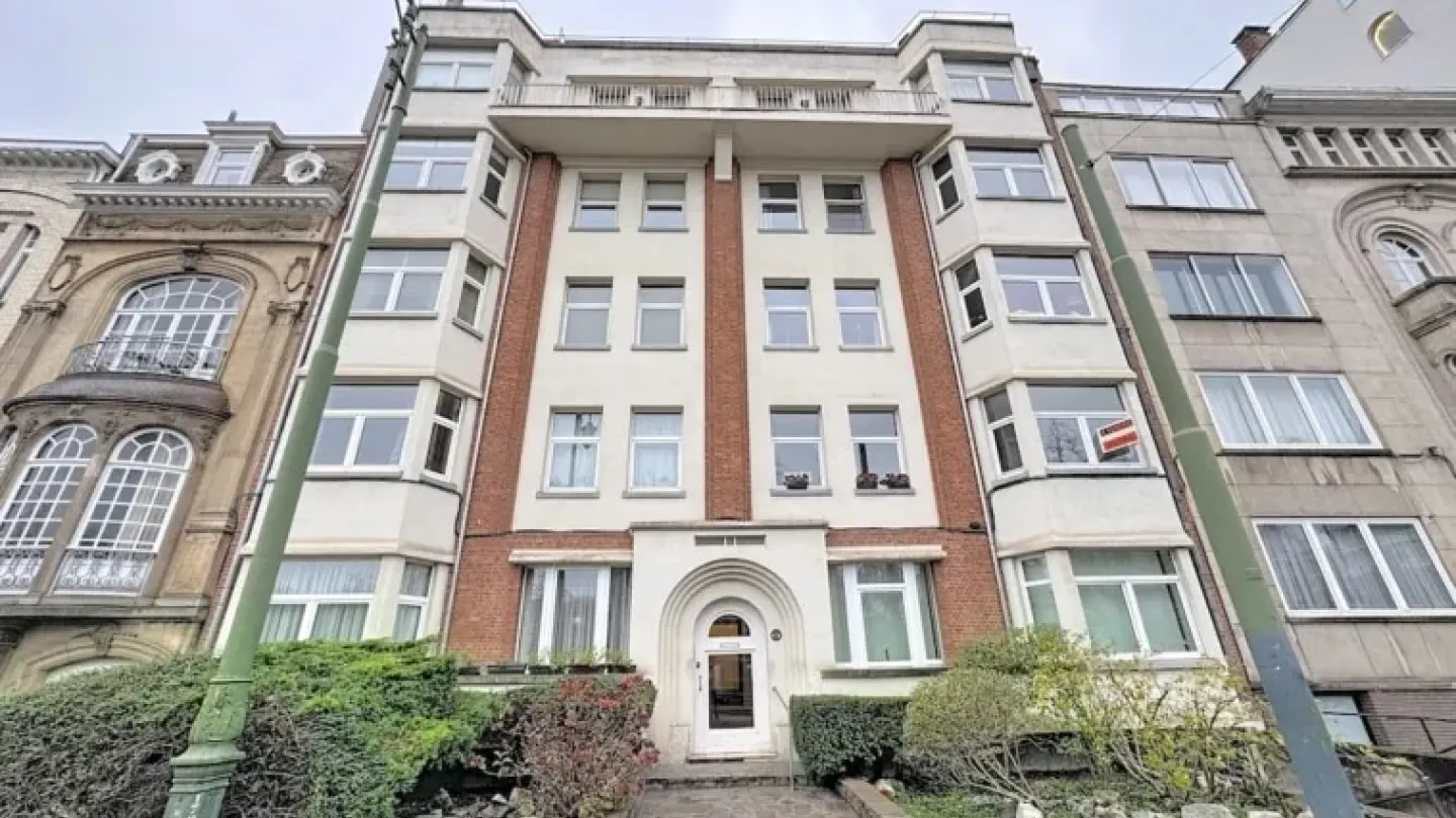 Spacious Brussels Apartment with Balcony – Ideal Location, 139m2 - Image 5