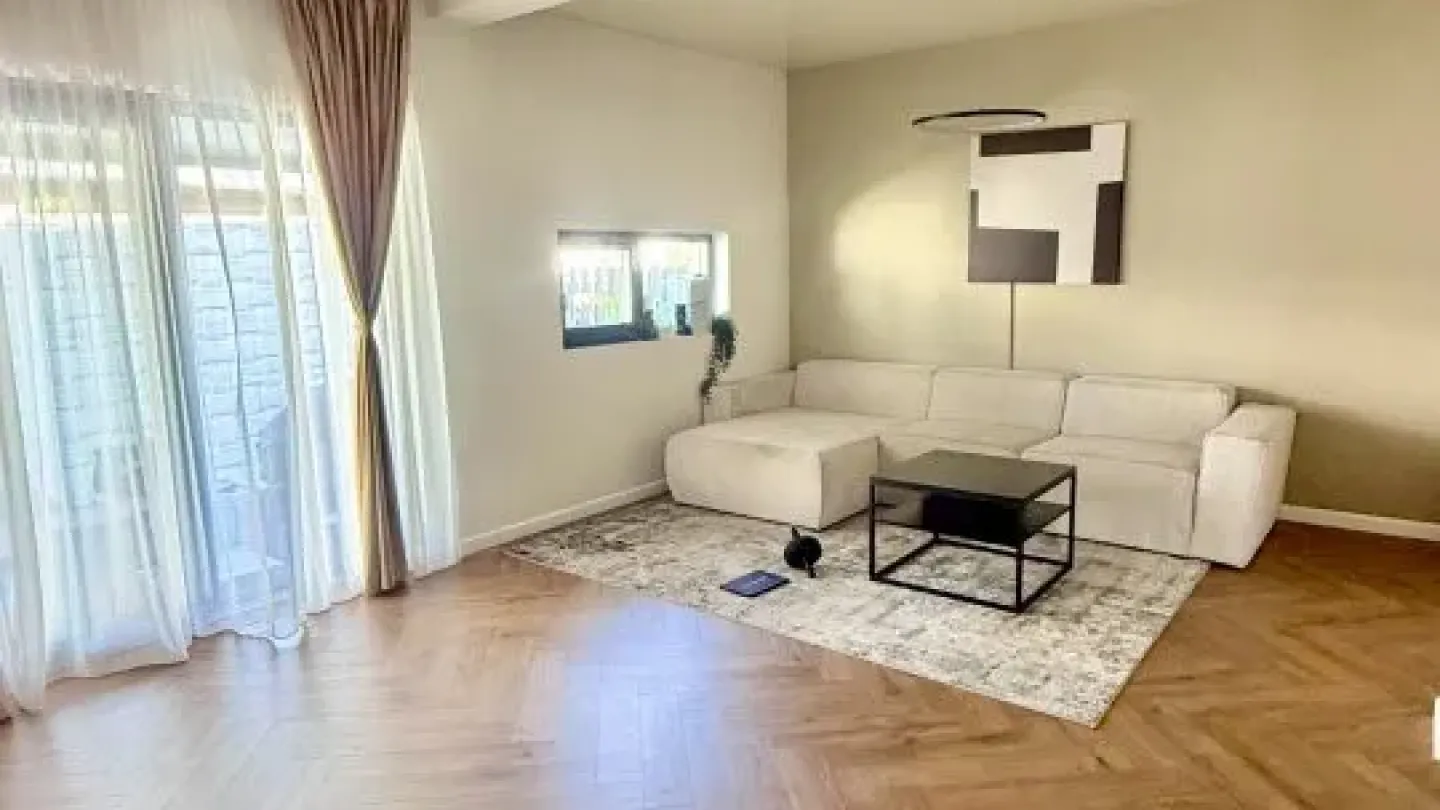 Spacious New 4-Bedroom Duplex House in Pantelimon, Romania - Image 1