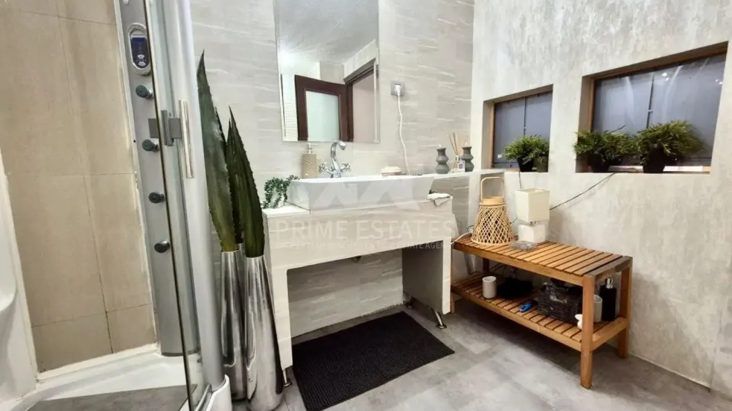 Spacious 3-Bedroom Apartment in Bucharest's Herastrau District - Image 2