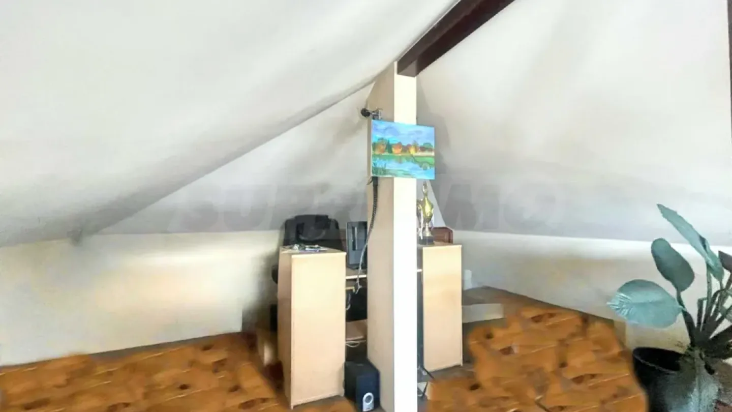 Spacious Two-Story House with Garden in Samokov - Image 2