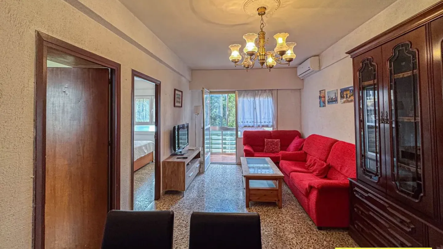 Bright 3-Bedroom Apartment with Terrace in Almería, Spain - Image 2