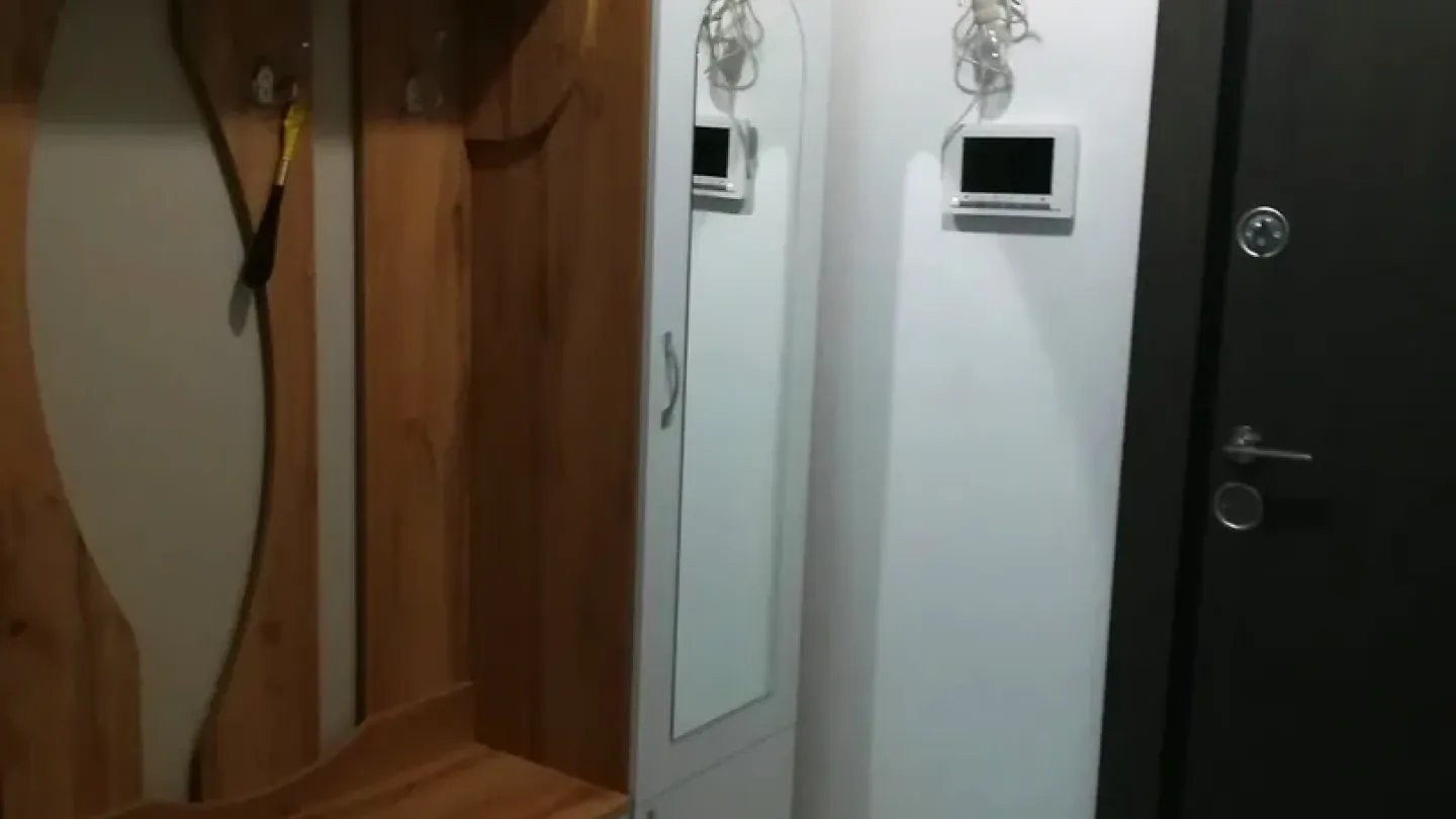 Fully Furnished One-Bedroom Apartment in Kyuchuk Parizh, Plovdiv - Image 2