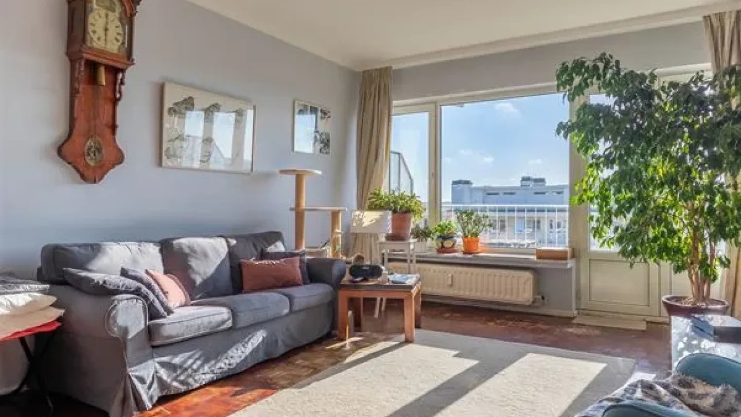 Uccle Center Apartment with Terraces & Breathtaking Brussels Views - Image 2