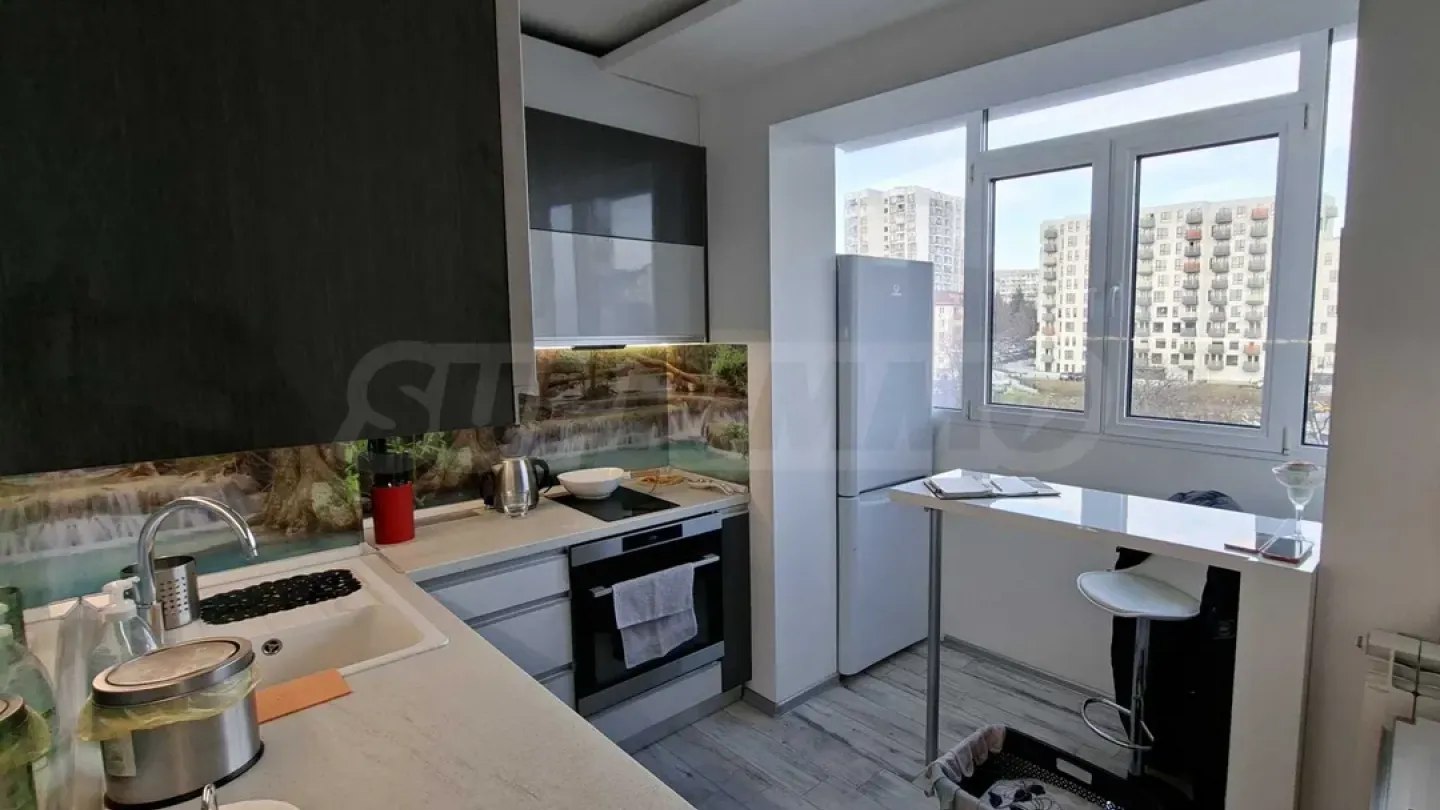 Fully Furnished 2-Bedroom Apartment in Varna - Image 1