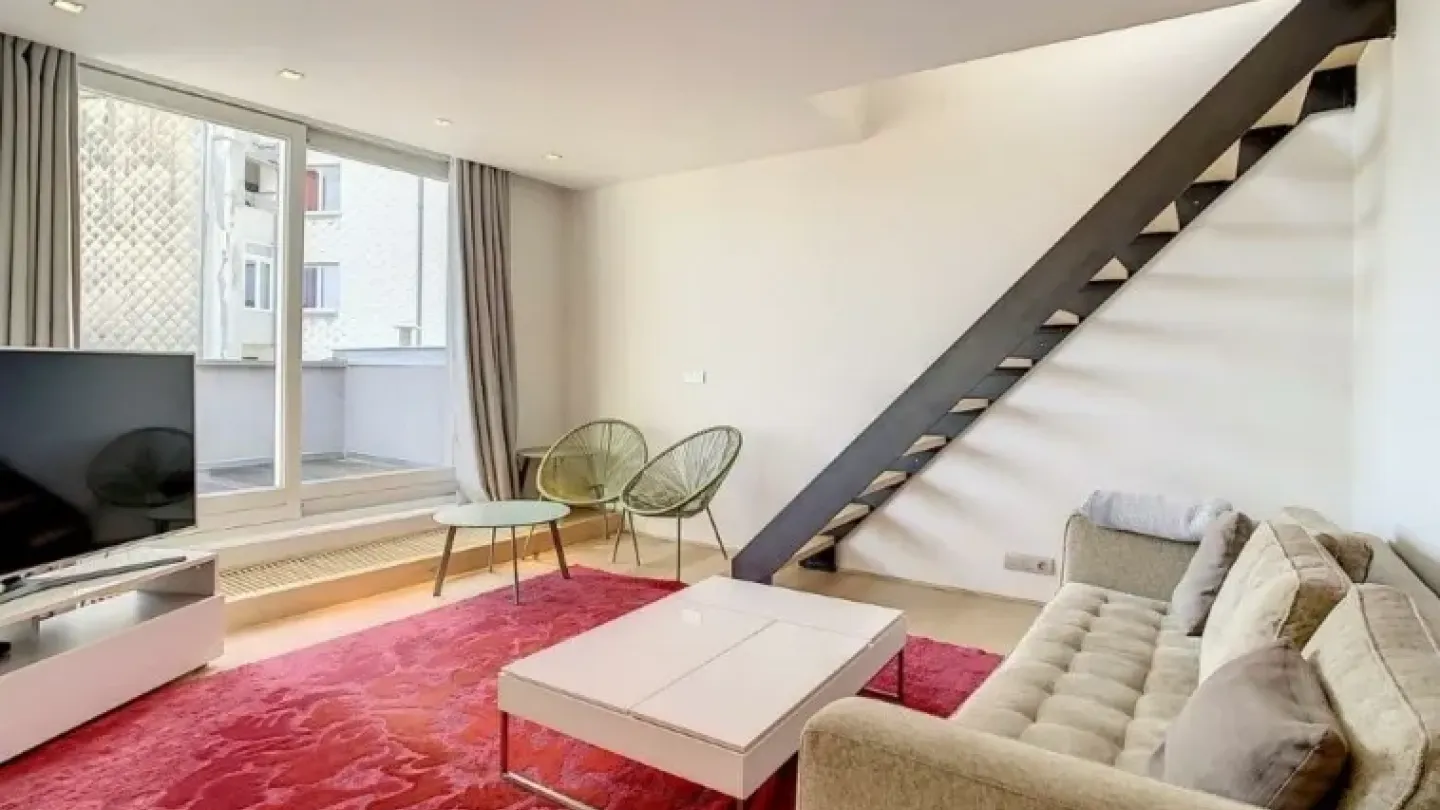 Exceptional Mansion with Royal Gardens – 5 Bedrooms – Brussels - Image 3