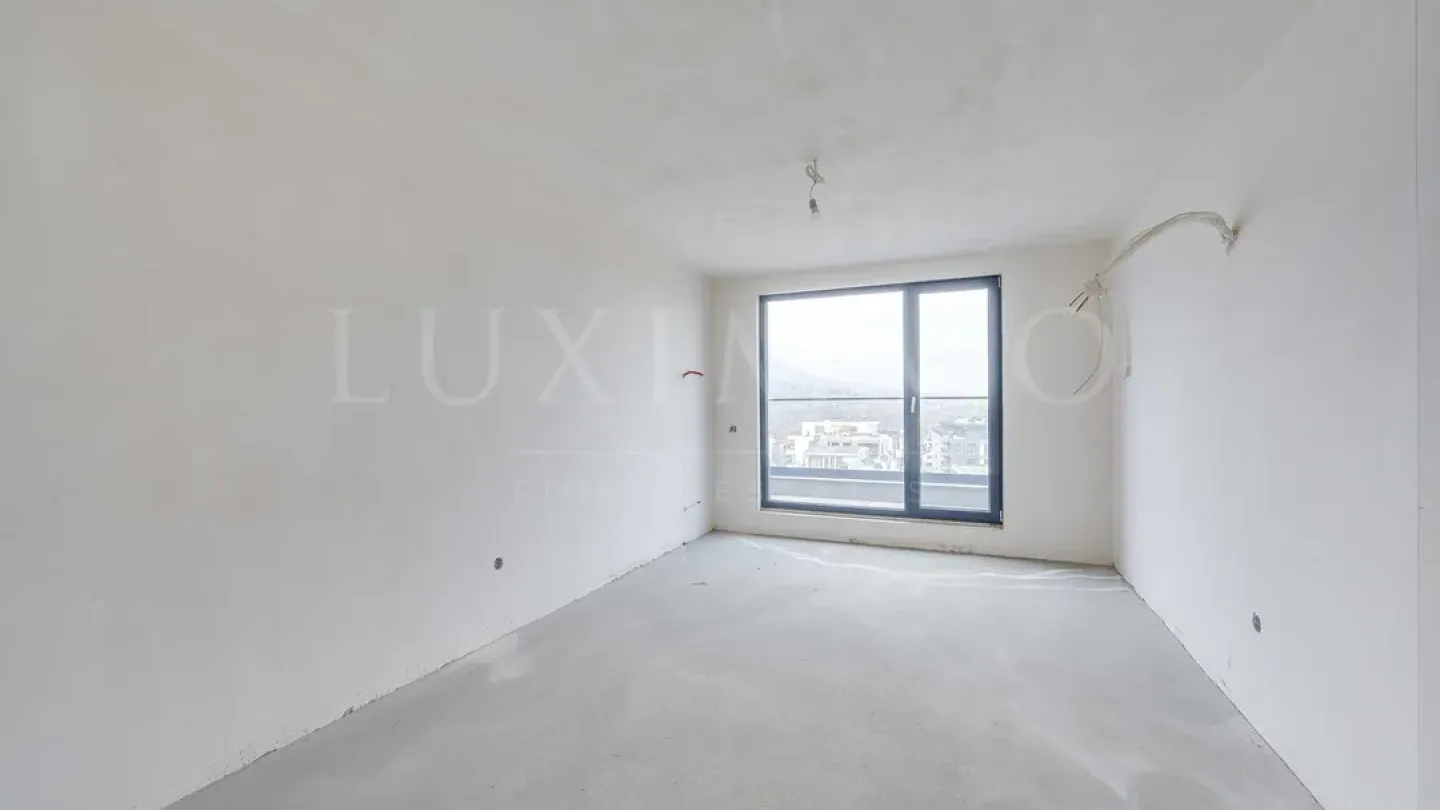 Panoramic Terrace Apartment with Mountain Views in Sofia - Image 2