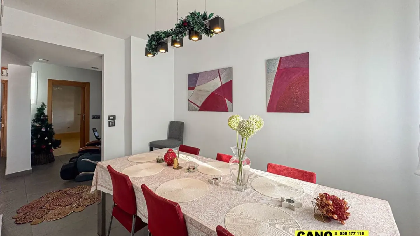 Spacious Chalet with Pool & Solar Panels in El Ejido, Spain - Image 5