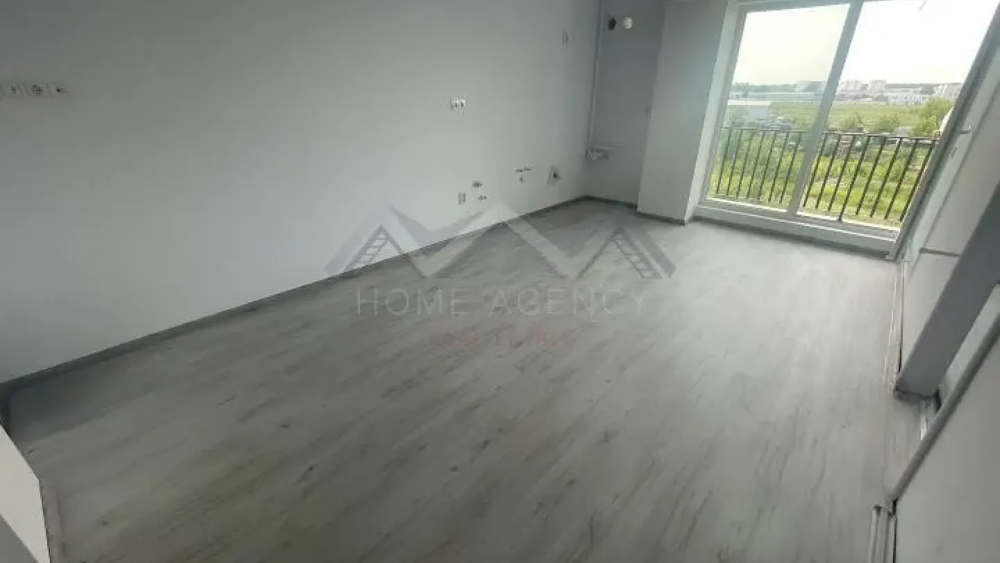 Spacious 3-Bedroom Apartment in Otopeni with Parking & VAT - Image 1