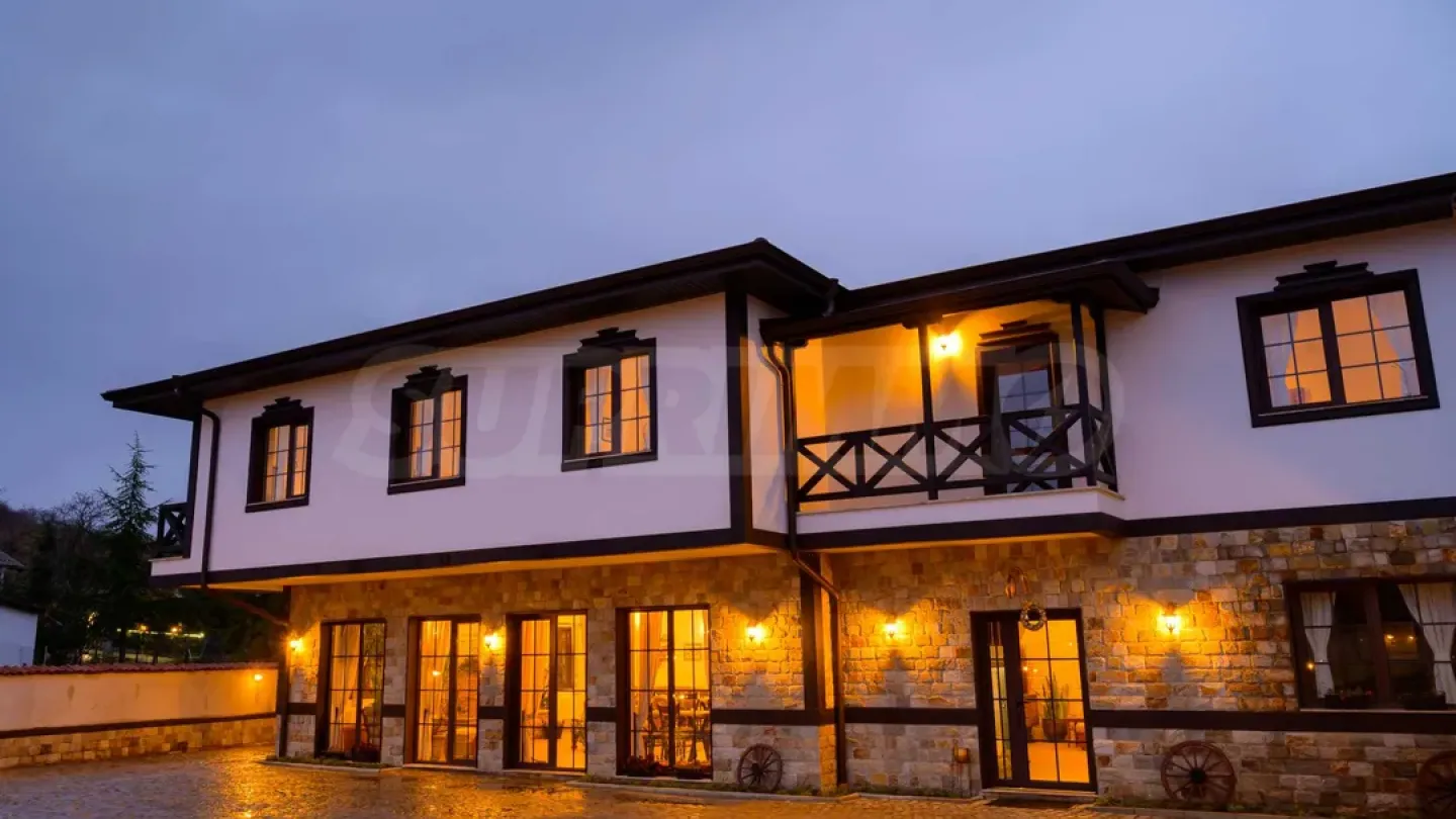 Spacious Rhodope Guest House - Luxury & Charm - Image 4