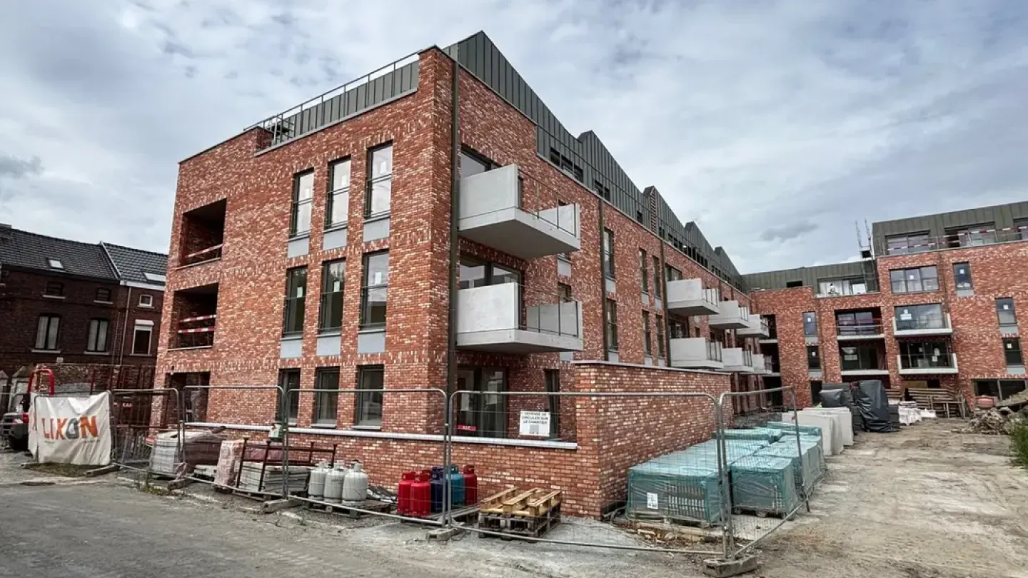 Spacious 3-Bedroom Apartment with Terrace in Mons – 7000 - Image 3