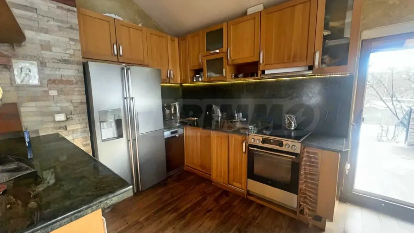 Spacious Two-Story House with Garden in Samokov - Image 4