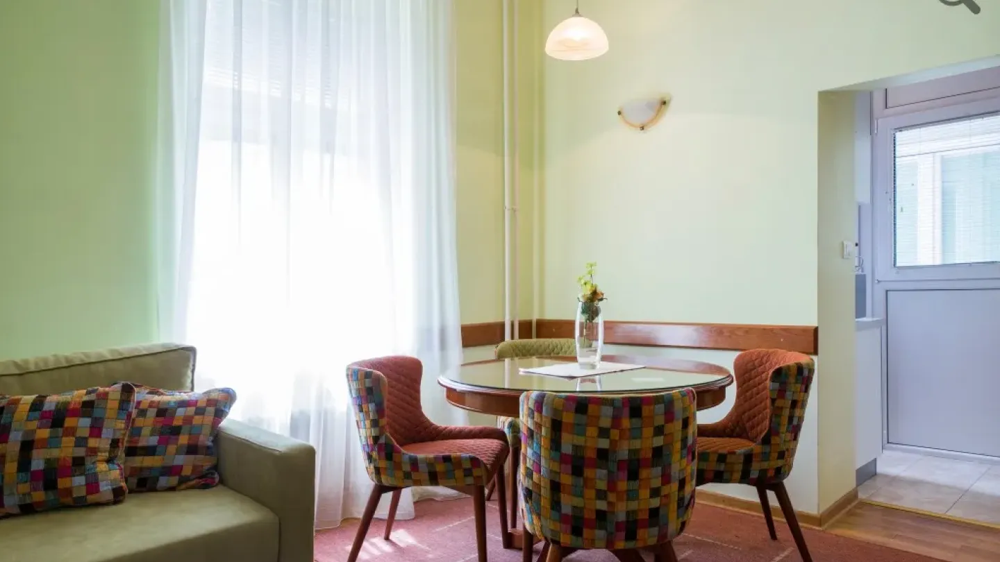 Charming 2-Bedroom Apartment in Belgrade's Obilic Promenade - Image 5