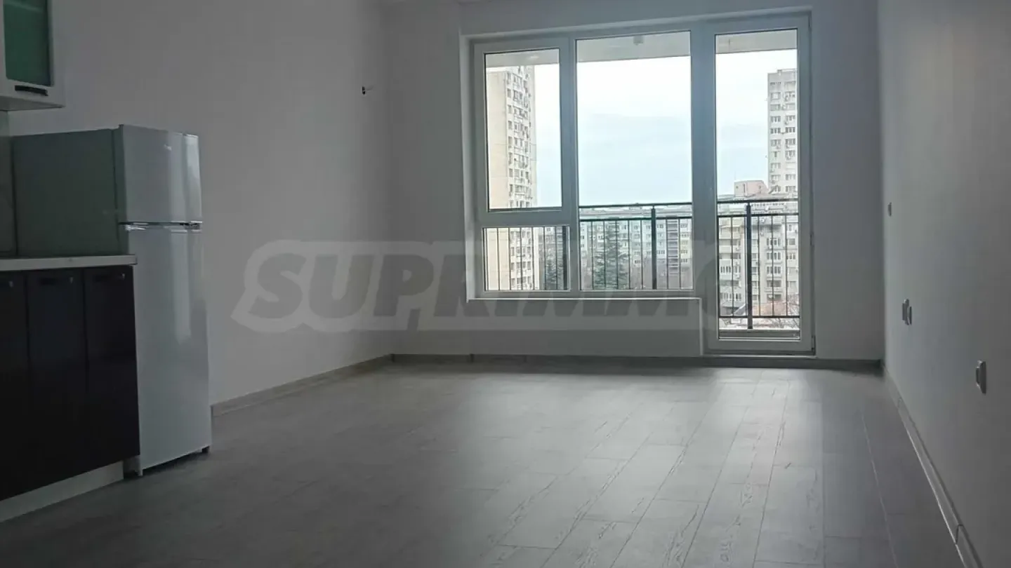 Spacious 2-Bedroom Apartment in Burgas, Bulgaria - Image 4