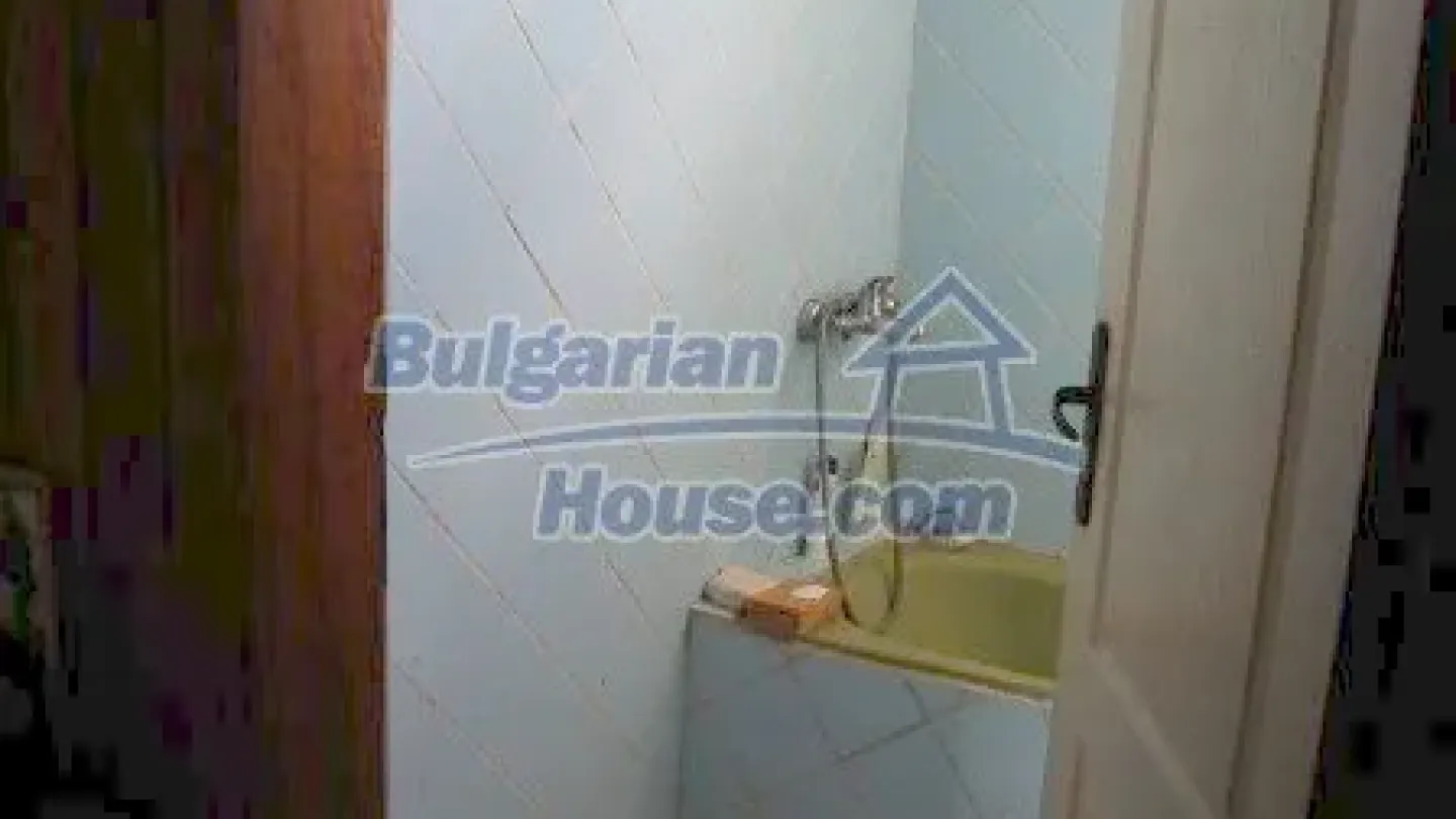 Charming Bulgarian House Near Bansko with Garden & Heating - Image 1