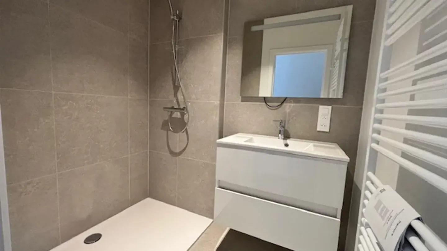 Bright 2-Bedroom Apartment with Terrace in Mons - Unfurnished Rental - Image 5