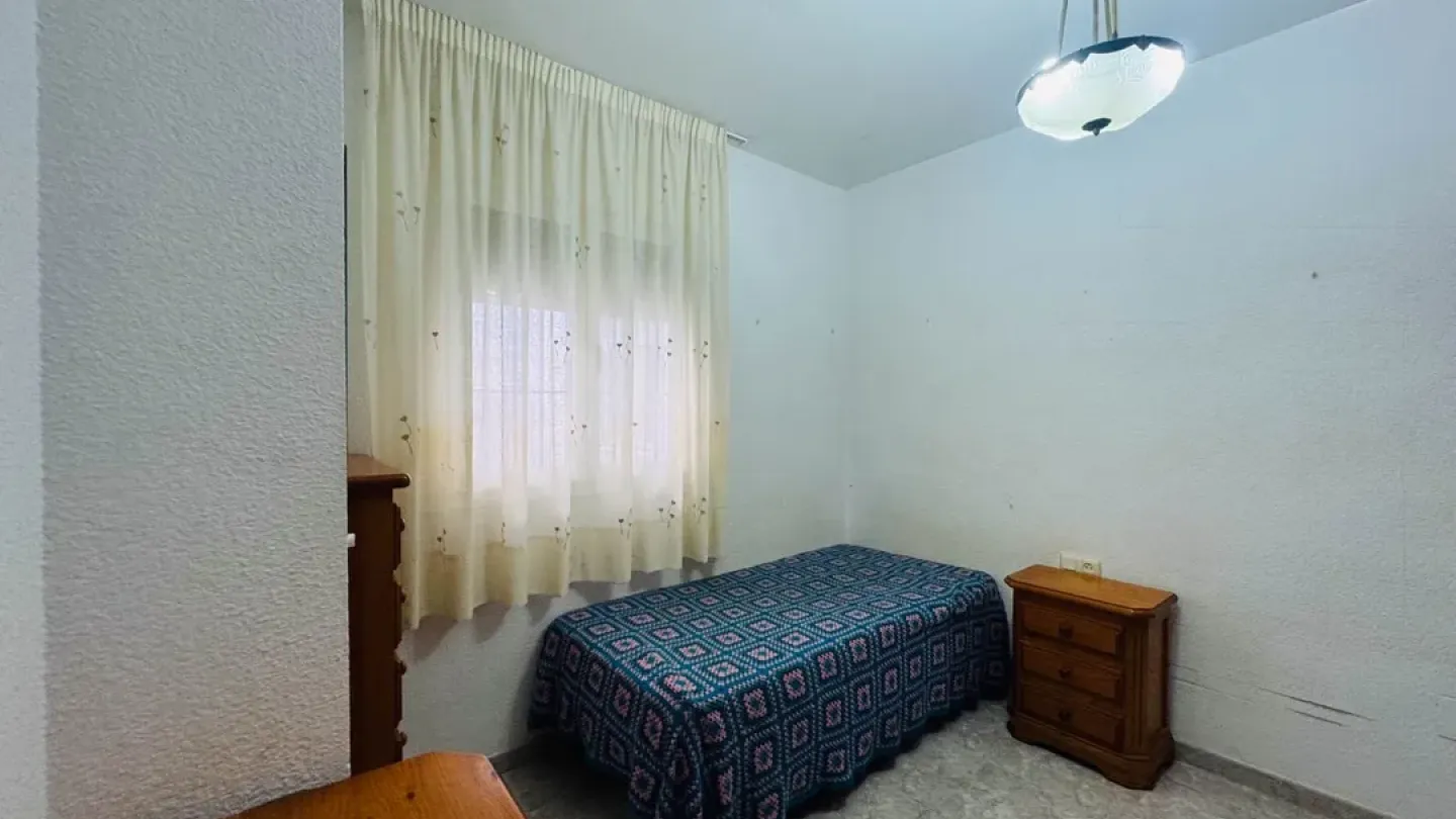 Spacious 3-Bedroom House with Elevator in Almería, Spain - Image 4