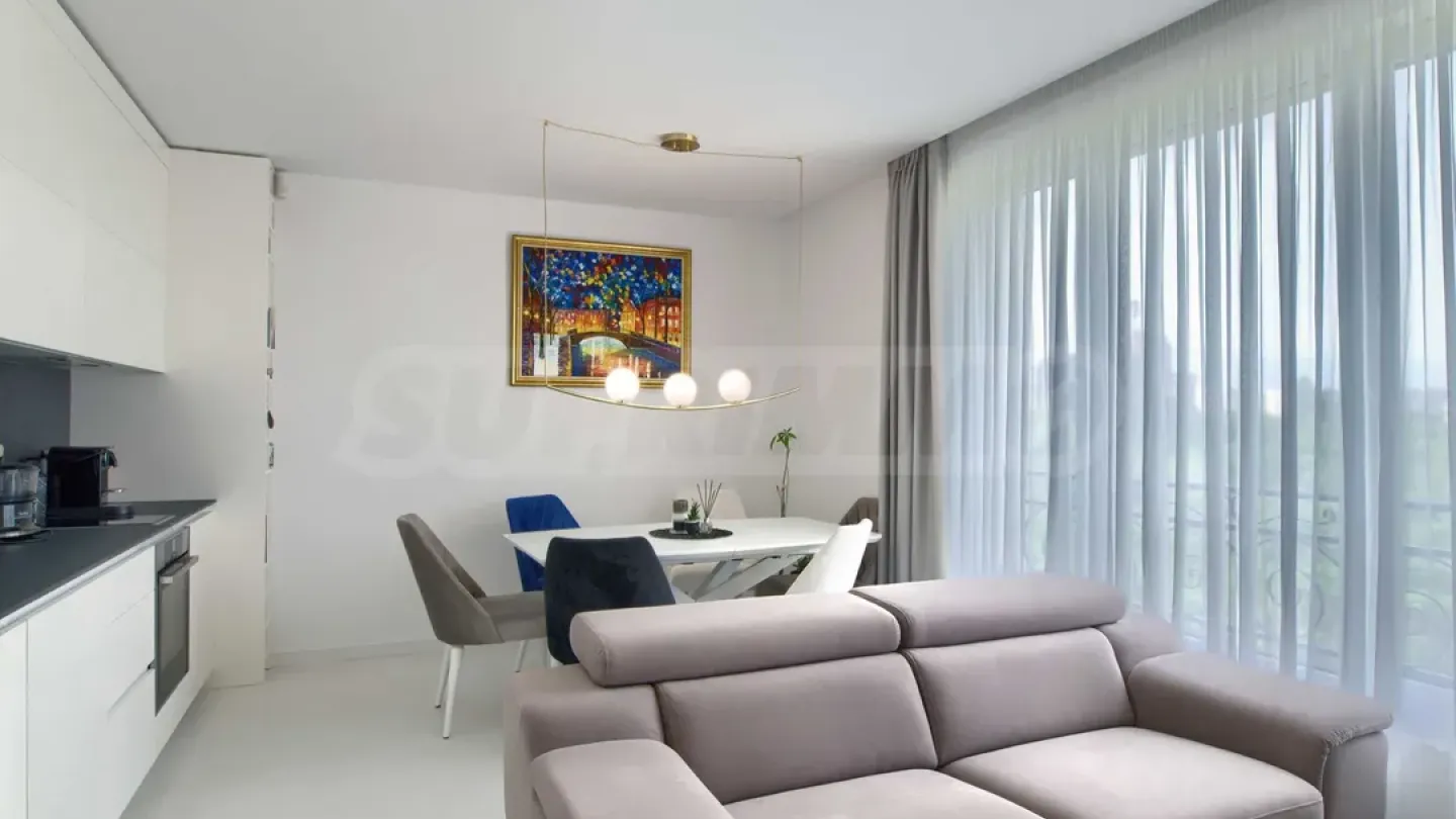 Stylish Two-Bedroom Apartment in Secure Complex, Plovdiv - Image 3