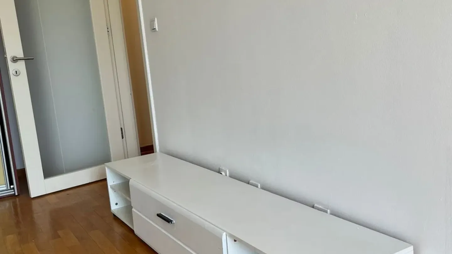 Spacious 2-Bedroom Apartment in Belvil, Novi Beograd - €750 - Image 3