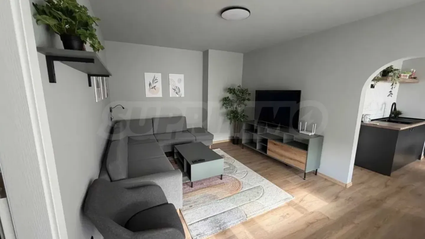 Spacious, Fully Furnished Apartment in Varna's "Tsvetyan Quarter" - Image 1