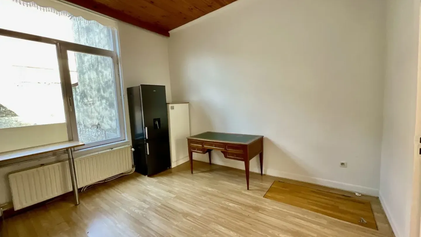 Schaarbeek Investment Property: Spacious Apartment Block with Rental Income - Image 2