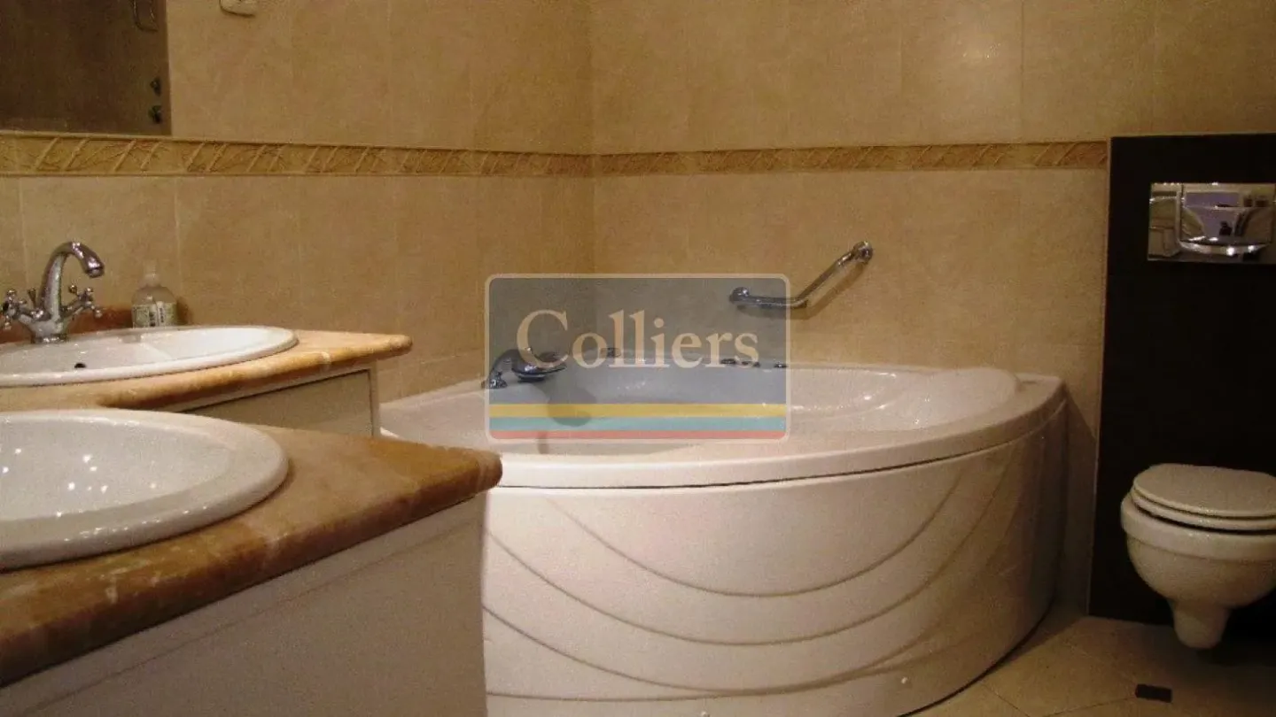 Luxurious 7-Bedroom House with Garden Near White Court, Belgrade - Image 2