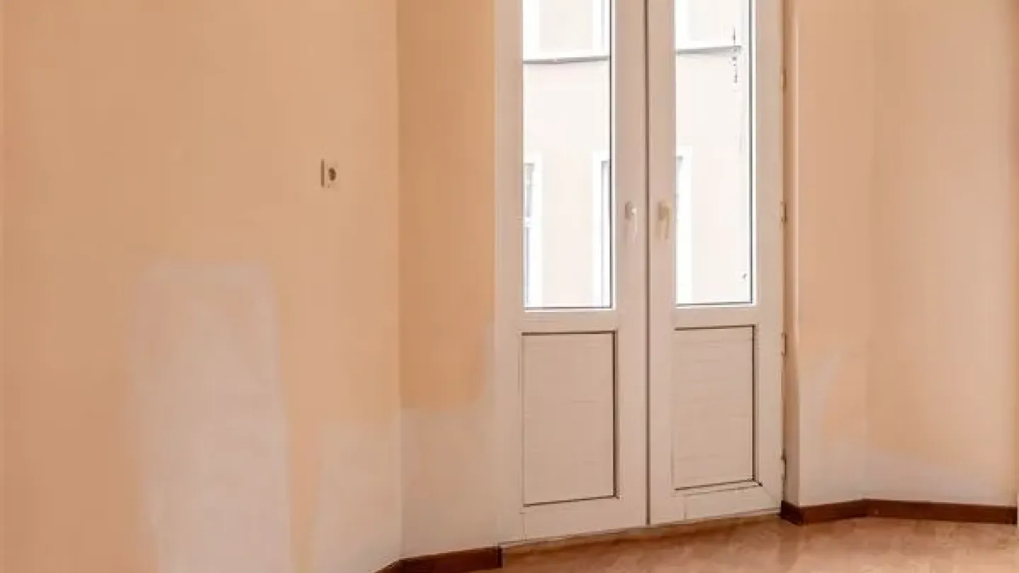 Spacious 70m2 Apartment in Schaarbeek – Botanique/Sainte-Marie District - Image 1