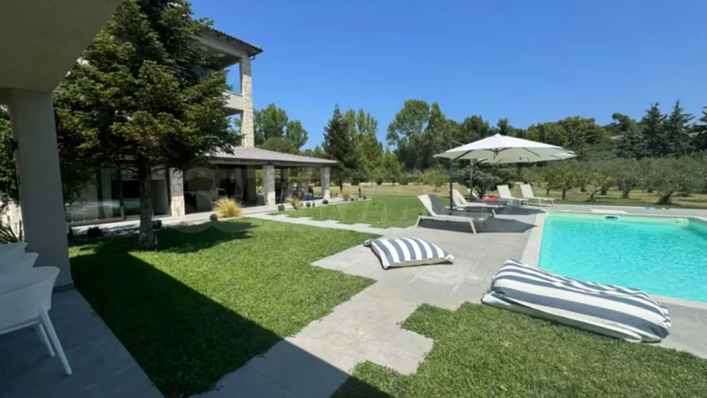 Spacious 6-Bedroom House with Pool in Beautiful Kallithea, Greece - Image 1