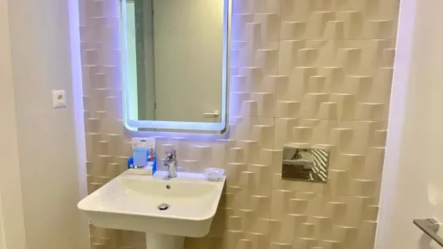 Stylish 2-Bedroom Apartment in Cloud 9, Bucharest - Rent Now - Image 2