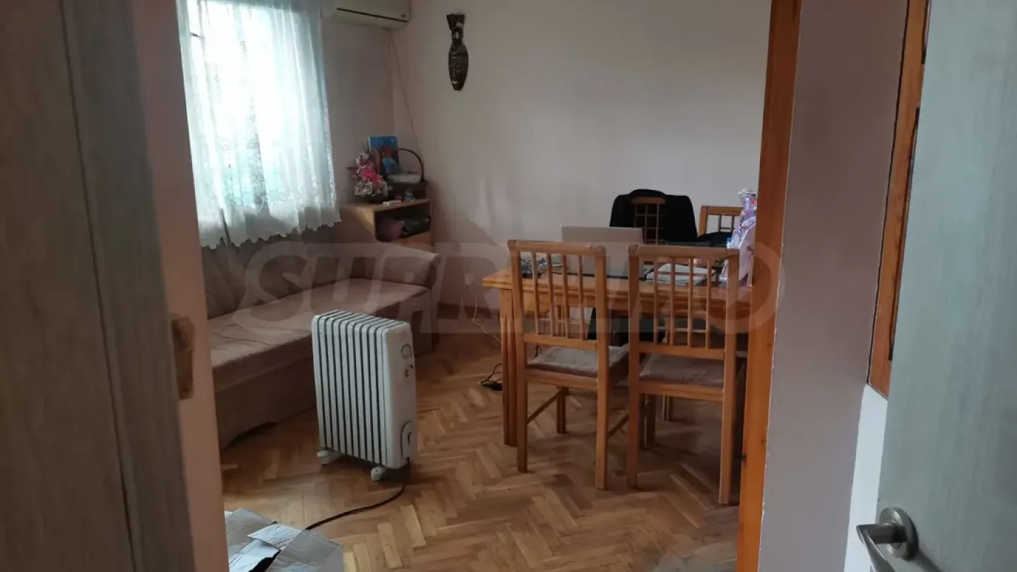 Spacious 2-Bedroom Apartment Near Varna University & Beach - Image 5