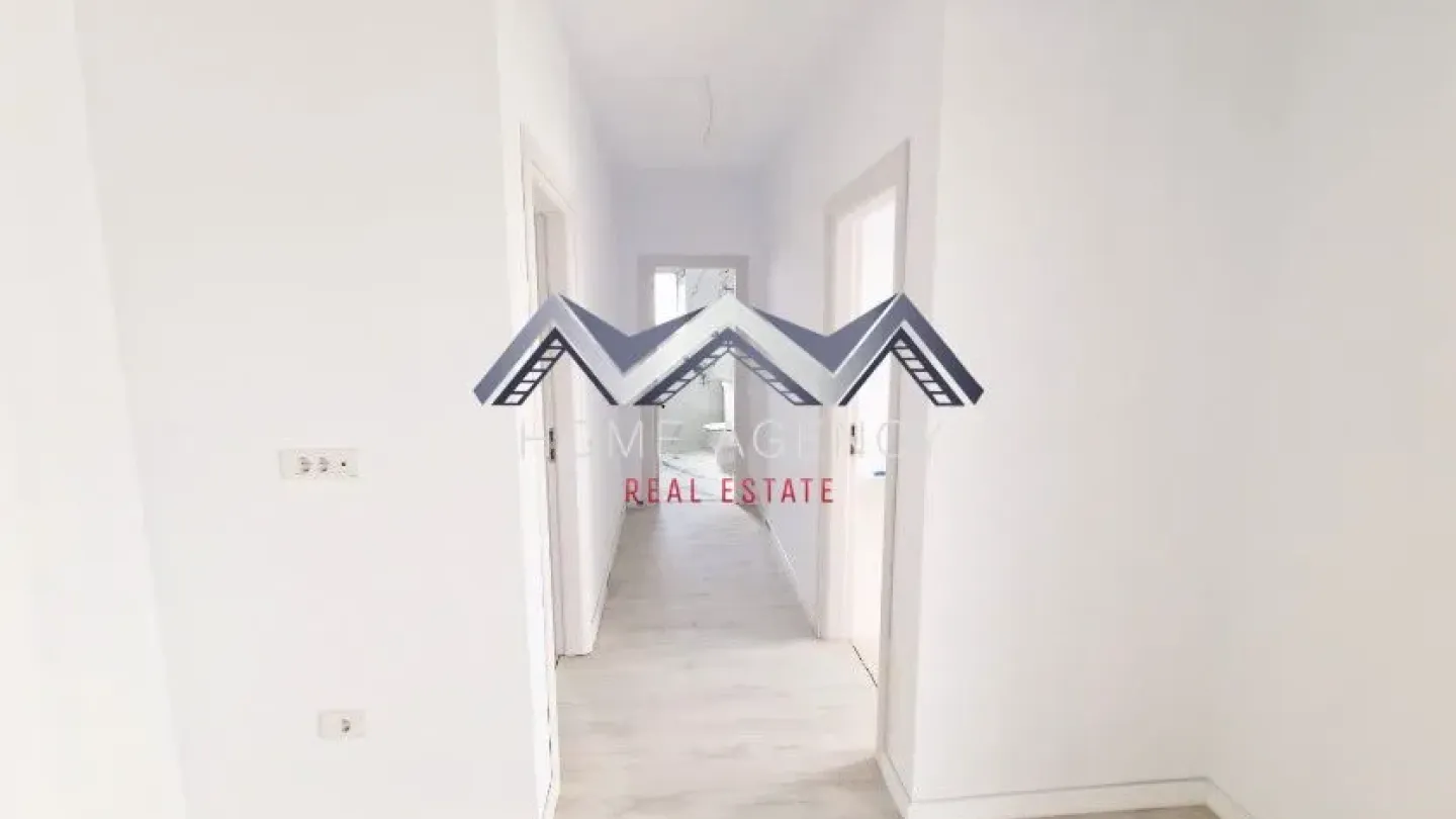 Spacious 1-Bedroom Apartment in New Otopeni Building with Parking - Image 5