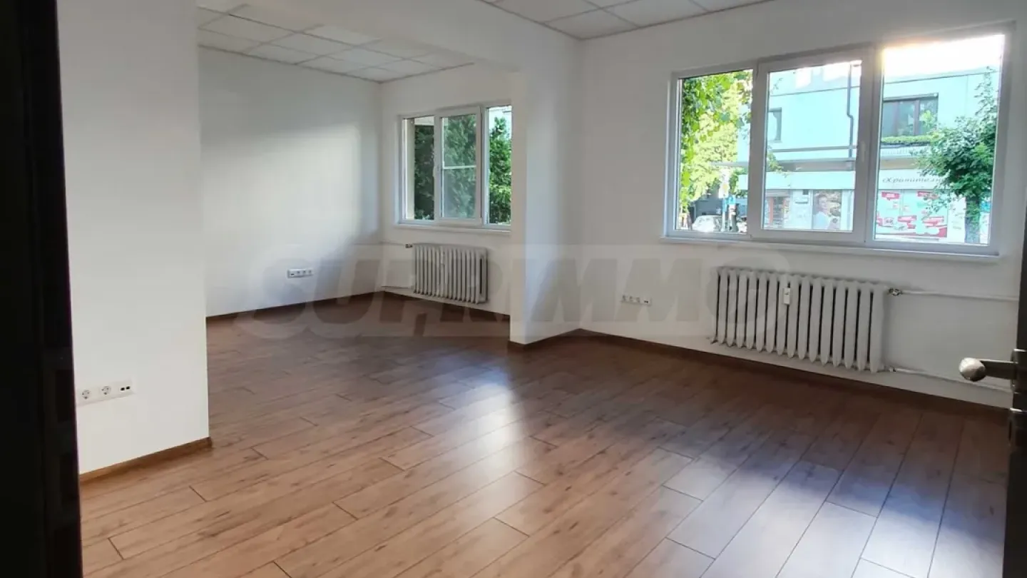 Spacious Sofia Apartment - Oборище District - Image 5