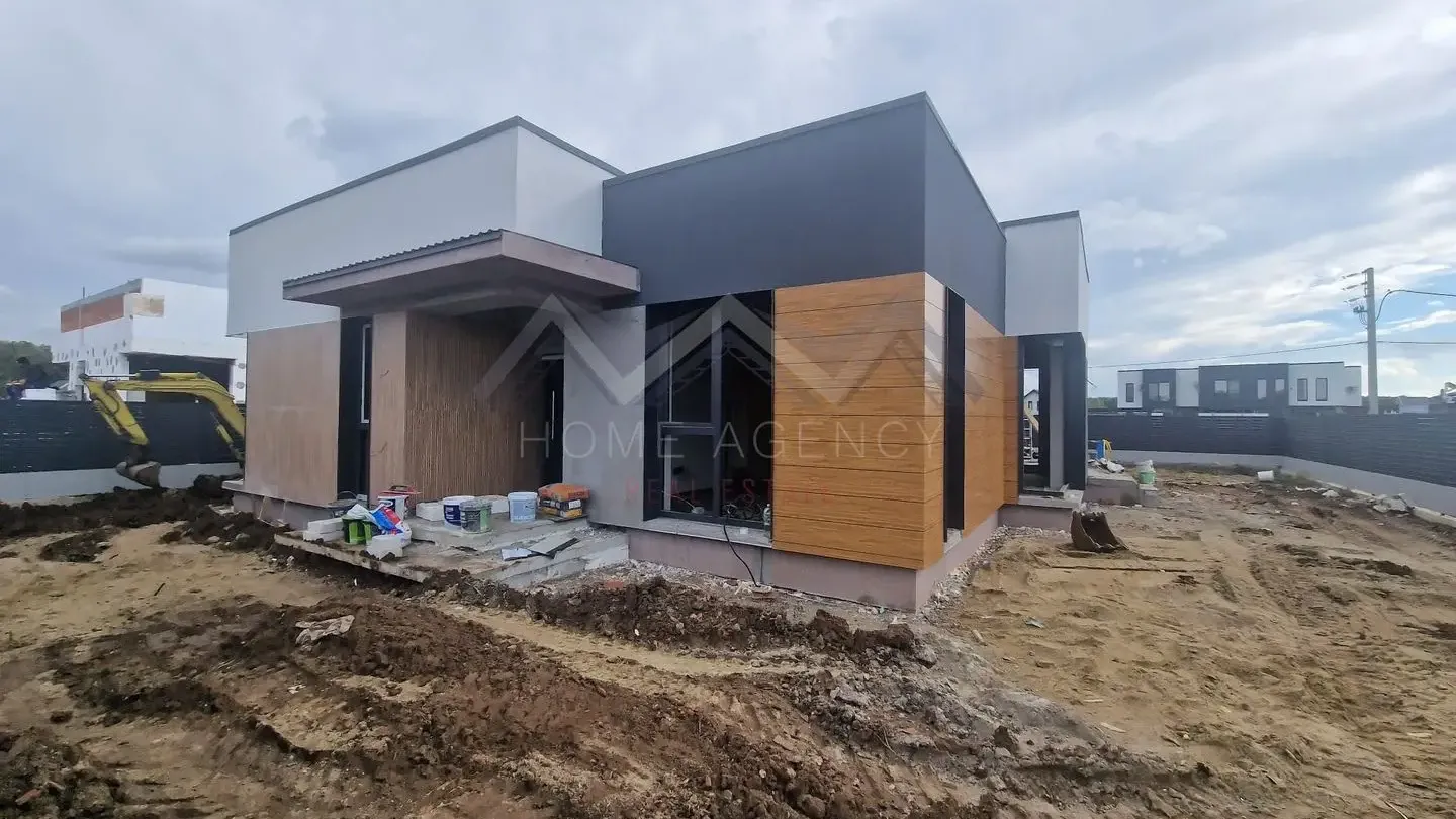 Spacious House in Balotești with Garden & Modern Features - Image 5