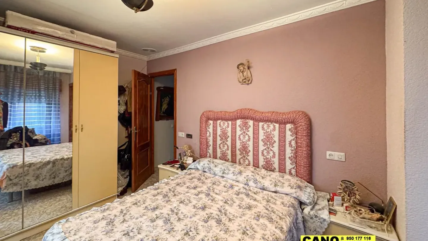 Spacious 4-Bedroom House in Almería City Center - €219,000 - Image 3