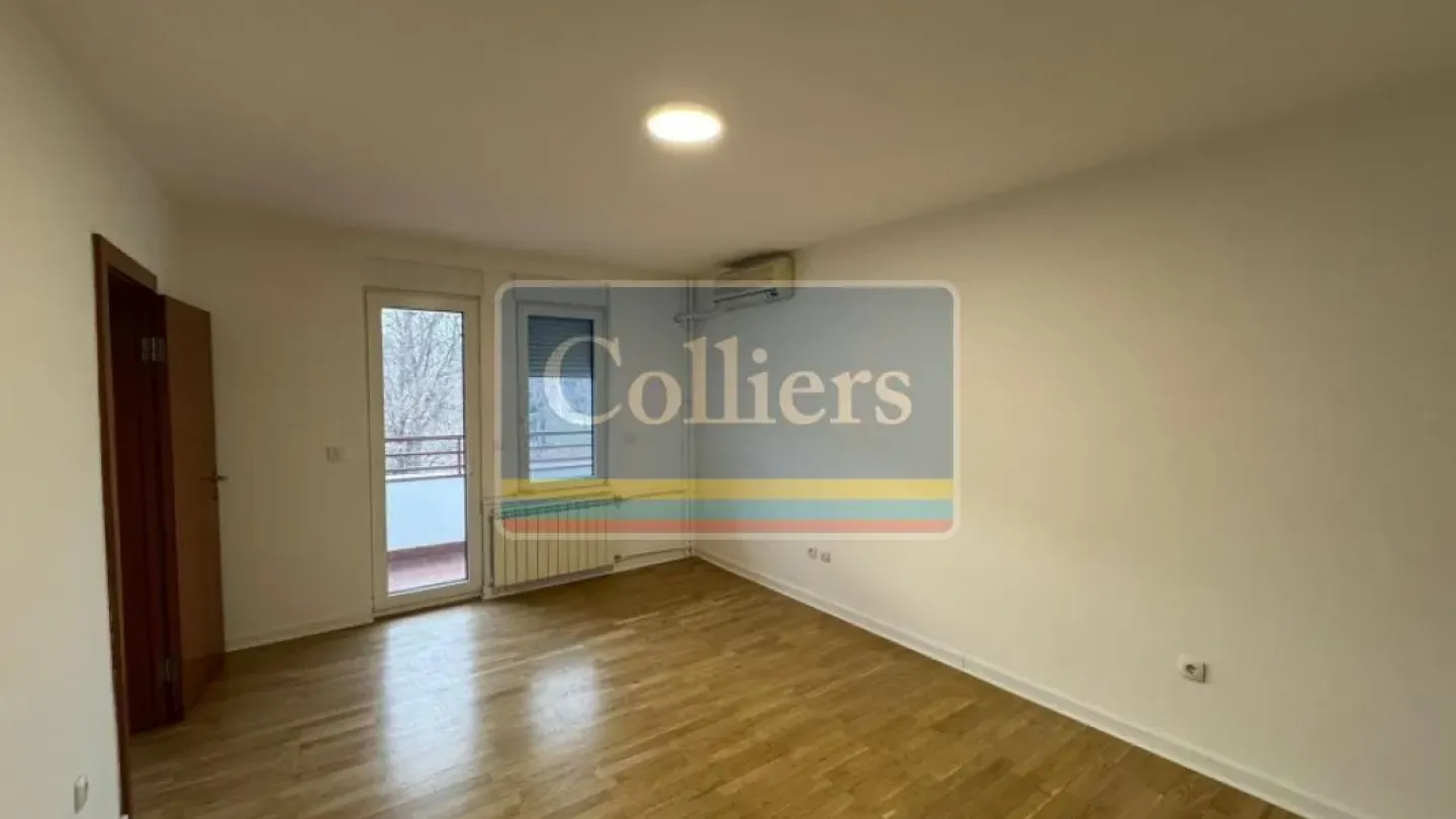 Spacious Apartment Near Kalemegdan Fortress - Belgrade - Image 1