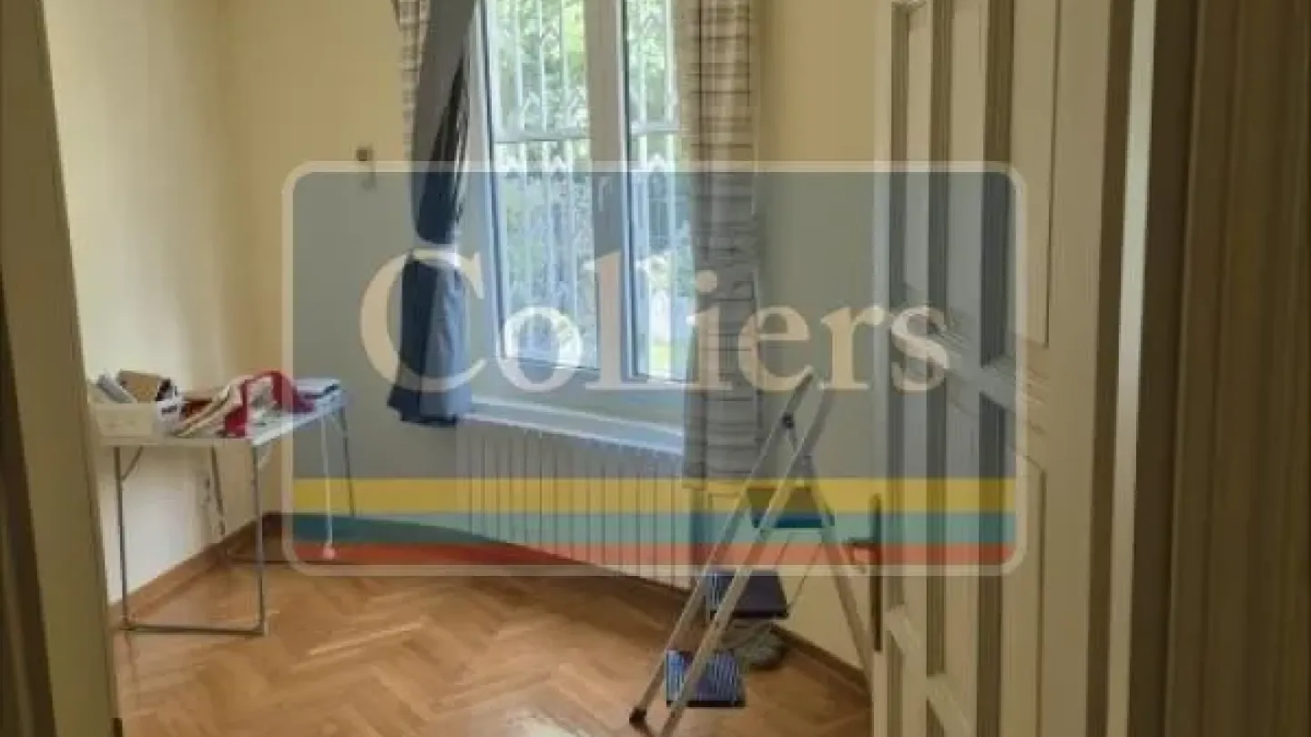 Spacious Family House with Garden in Belgrade's Quiet Area - Image 2