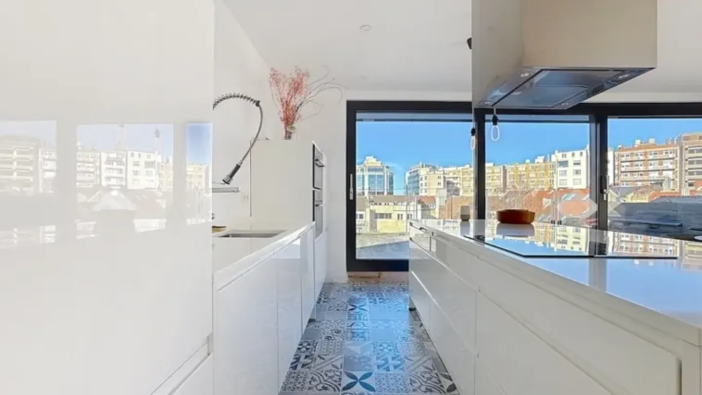 Spacious Duplex Penthouse with Terrace in Brussels Stéphanie - Image 5
