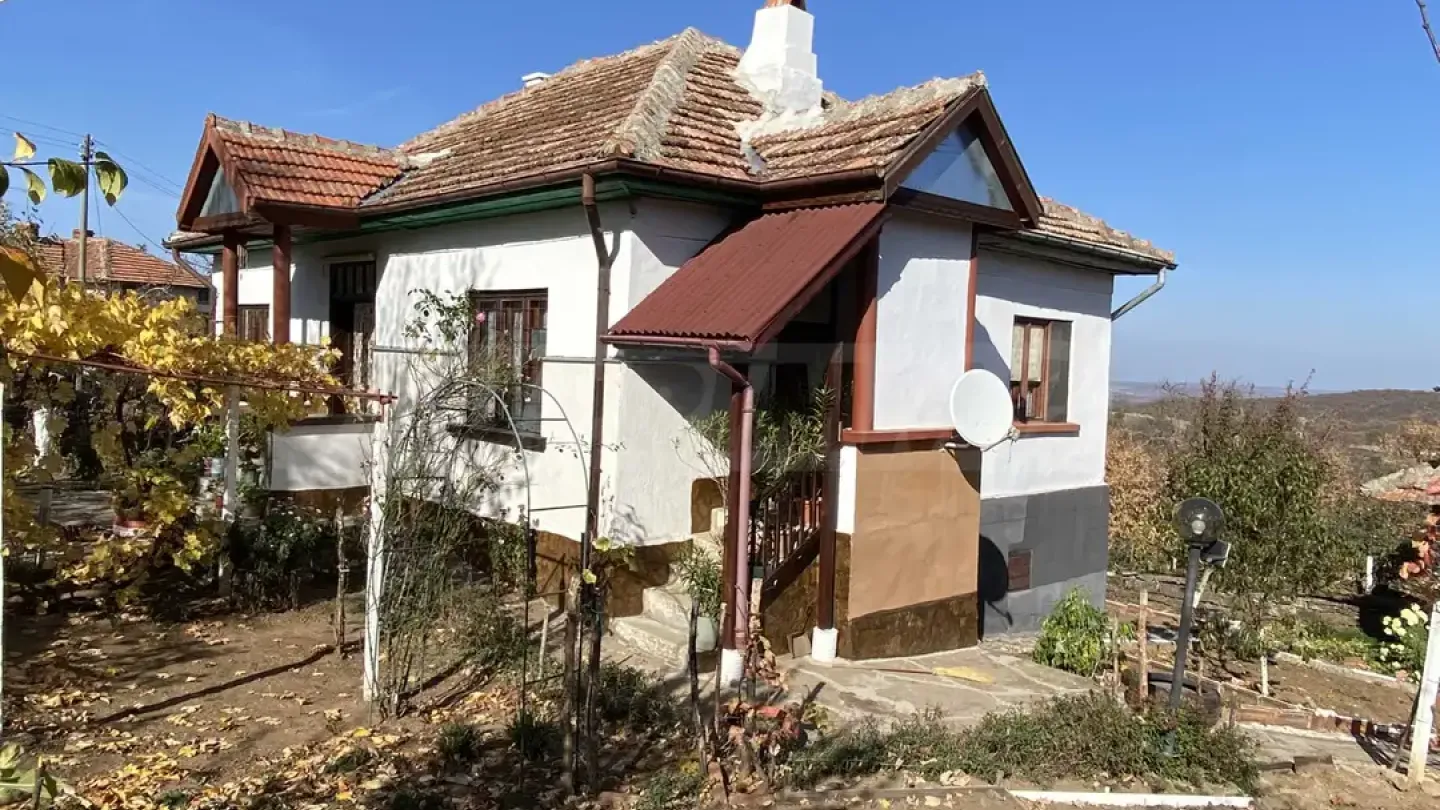 Charming Mountain House with Panoramic Views – Granitovo, Bulgaria - Image 2